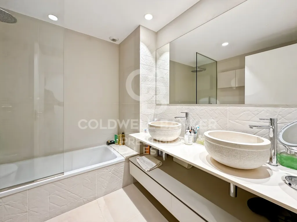 Vannitoad - Flat with Large Terrace in Eixample, Barcelona