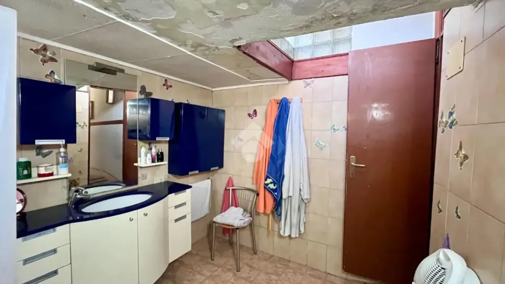Salles de bain - Bifamiliare with Terraces in Adro