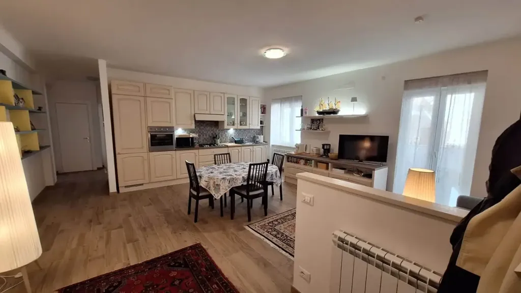Elutuba - Elegant Triplex with Terrace in Trieste