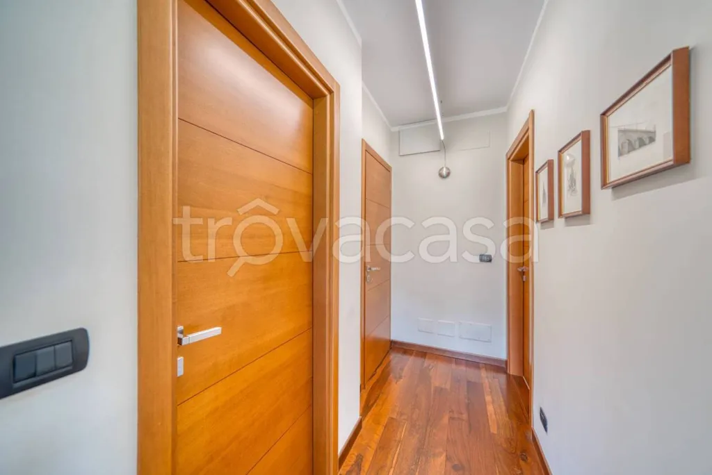 hallway_entrance