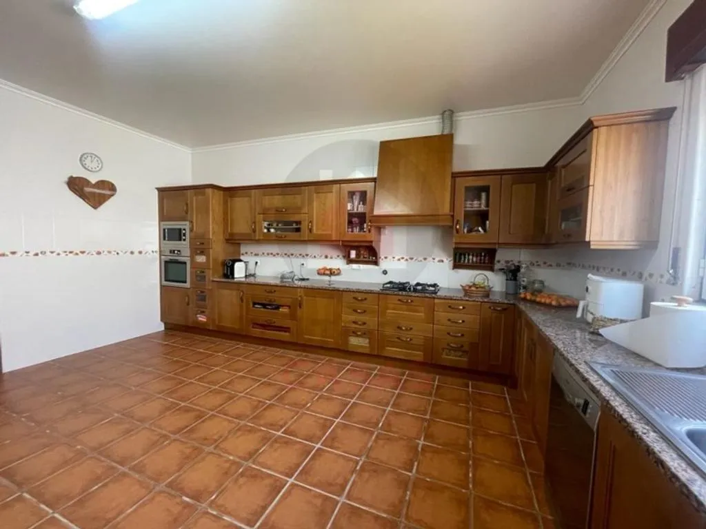 Kitchen - Luxury House with Pool in Almeirim