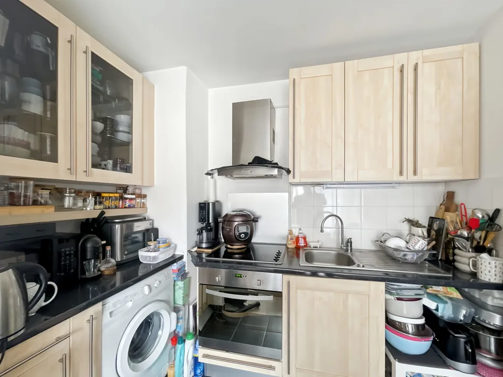 Cuisine - Appartement Dernier Étage avec Balcon au Centre de Wissous