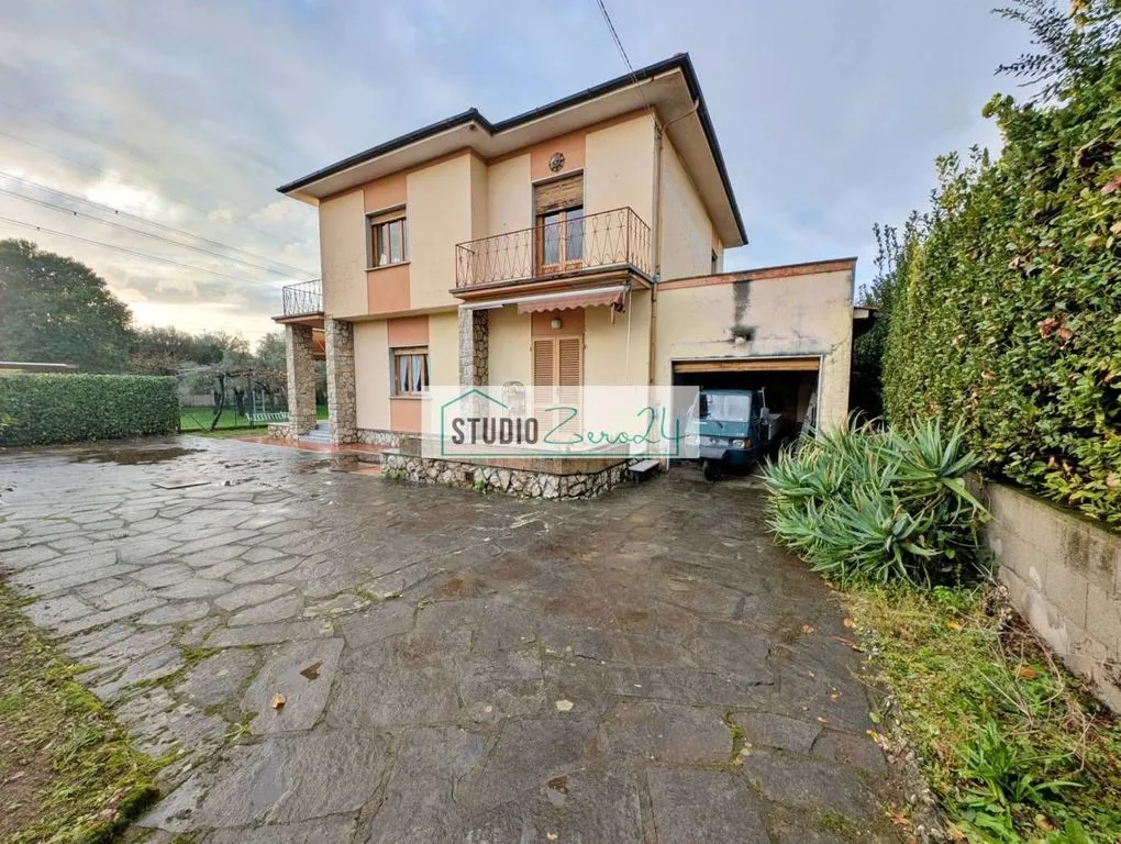 Außenansicht - Luxury Villa with Garden in Seravezza, Tuscany
