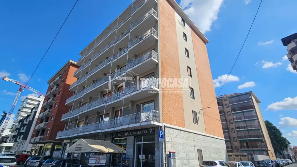 Välivaade - Rearranged Apartment with Balcony in Collegno