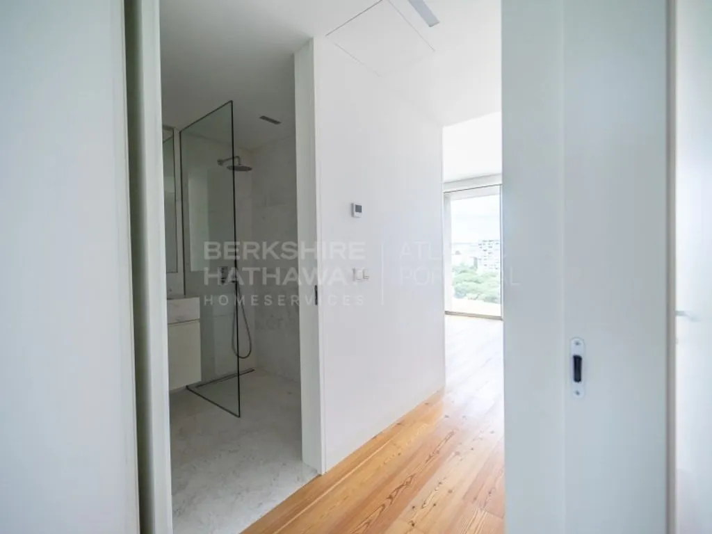 Entrée - Luxury Duplex Flat with Rooftop in Cascais