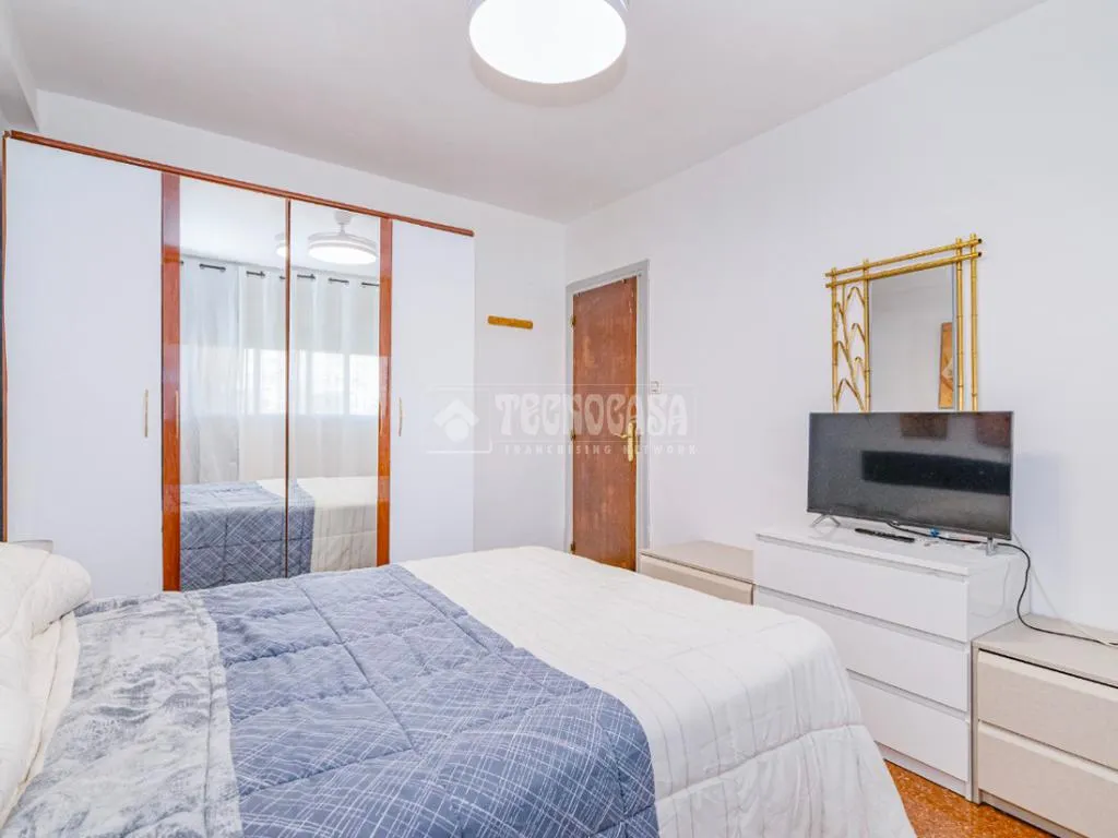 Chambres - Four-Bedroom Flat with Terrace in Cartuja