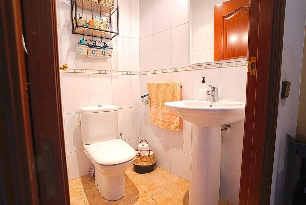 Salles de bain - Patio House with Terrace in Santa Coloma de Gramenet