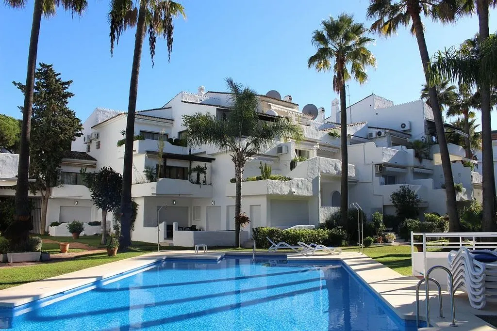 Pool - Luxury Apartment with Pool in Puerto Banús