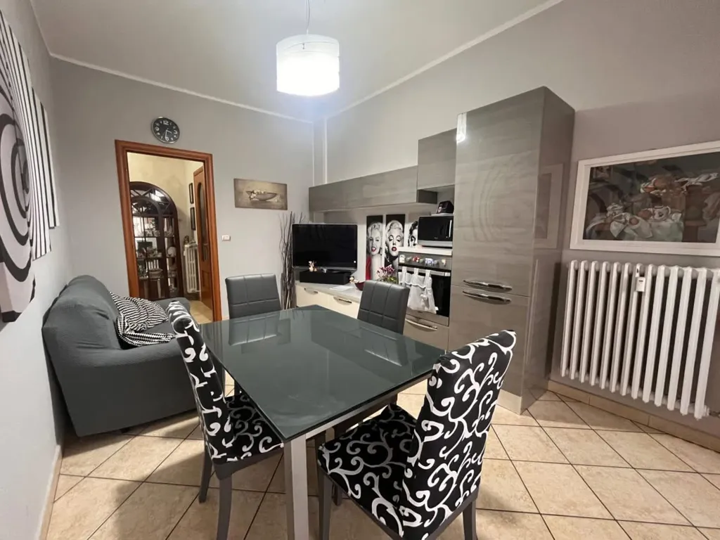 Salle à manger - Rearranged Apartment with Balcony in Beinasco