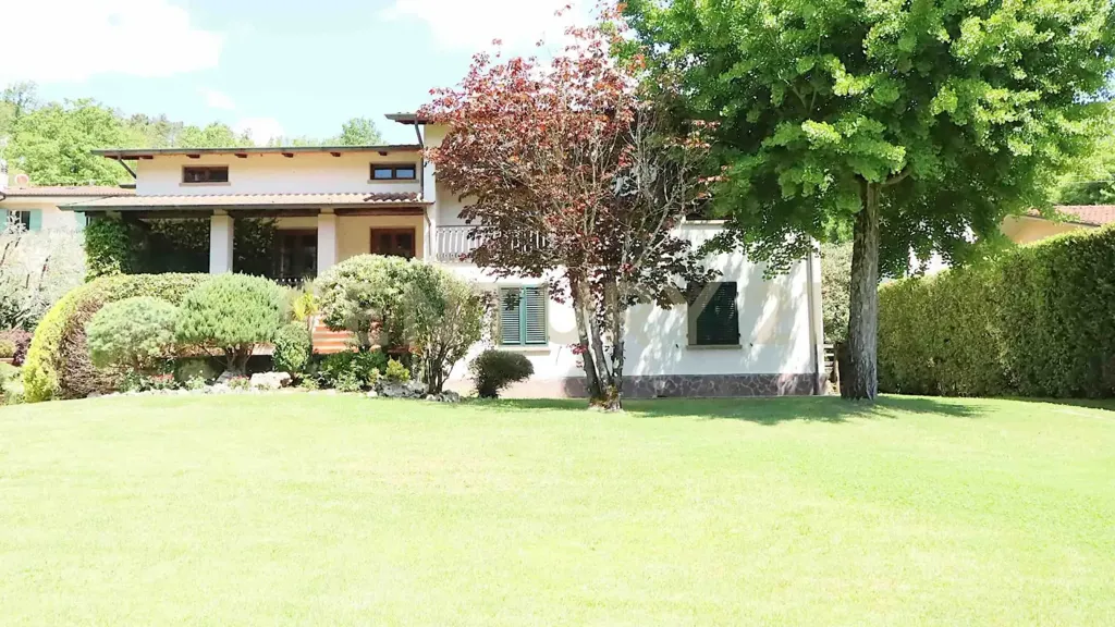Jardin - Villa with Garden and Terrace in Pescaglia
