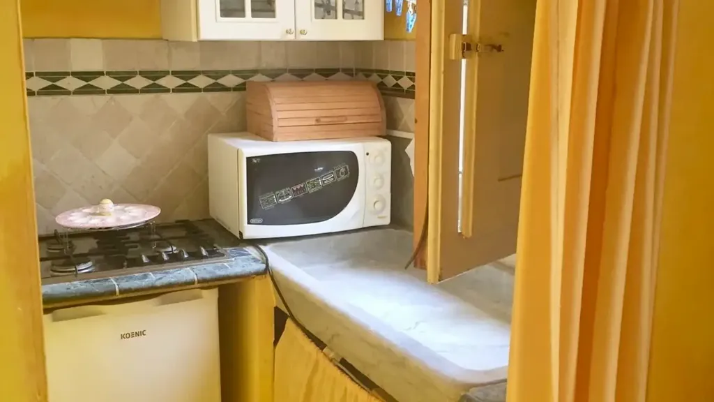 Cucina - Brightly Coloured Flat in Central Florence