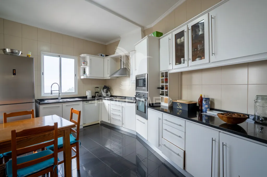 Köök - Potential Hostel with Funchal Views in Santo António