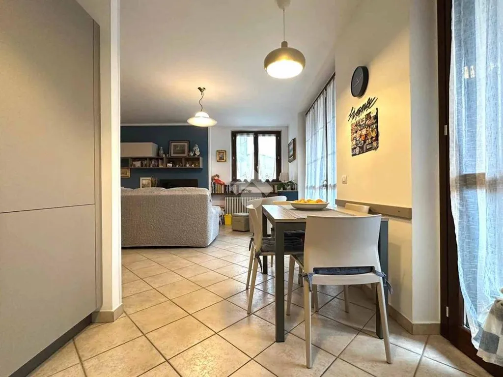 Salle à manger - Attico with Balcony in Crespiatica