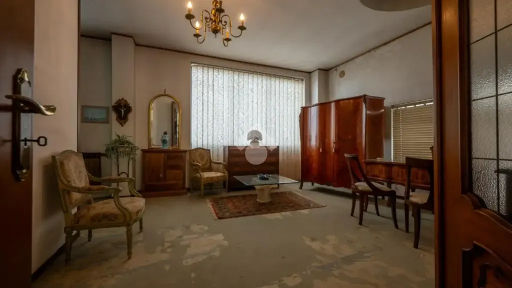 Elutuba - Commercial Space with Parking in Costigliole Saluzzo