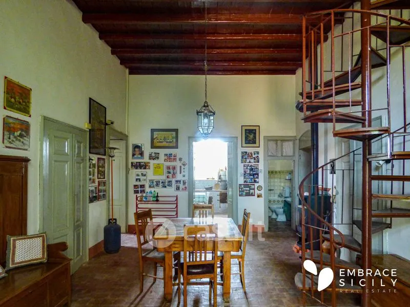 Salle à manger - Noble Villa with Panoramic Terrace in Palazzolo Acreide