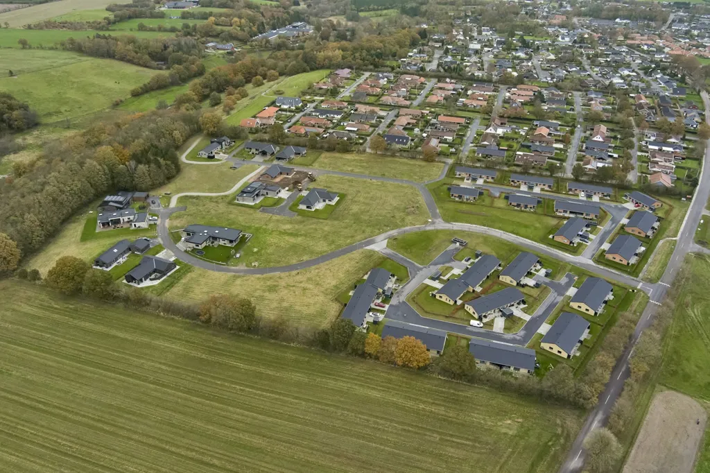 Õhuvaade - Year-Round Plot with 5G Coverage in Almind