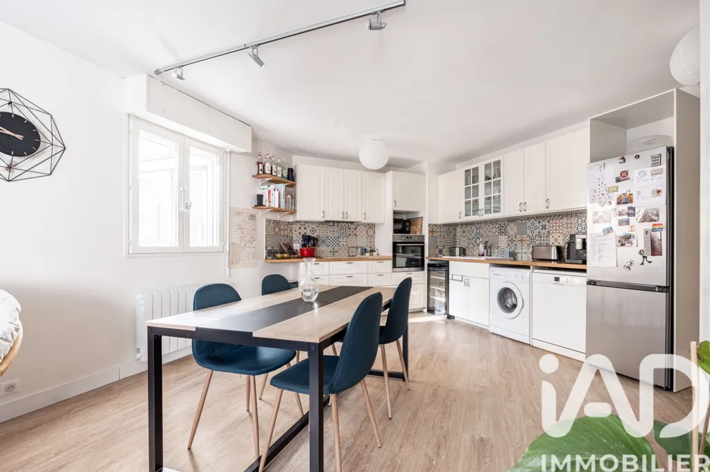 Köök - 3-Bedroom Flat with Parking in Central Location