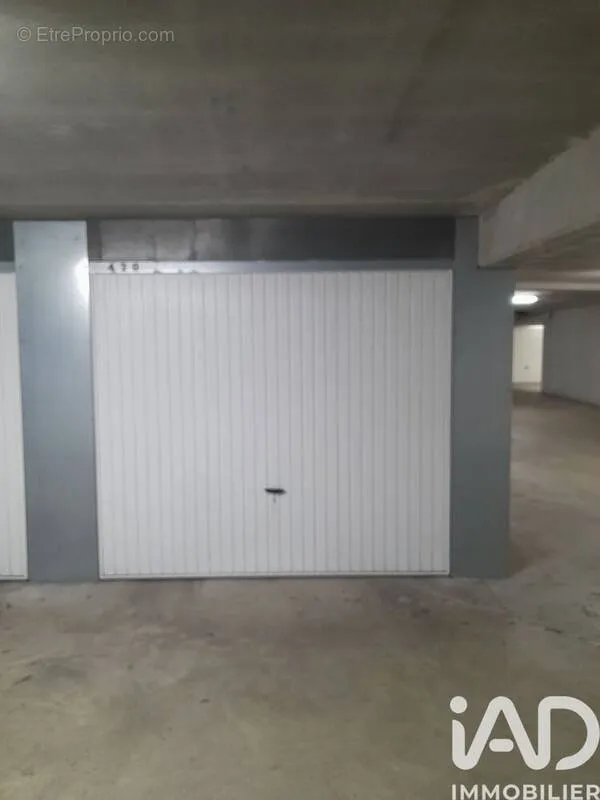 Garaaž - Secure Garage in La Rochelle