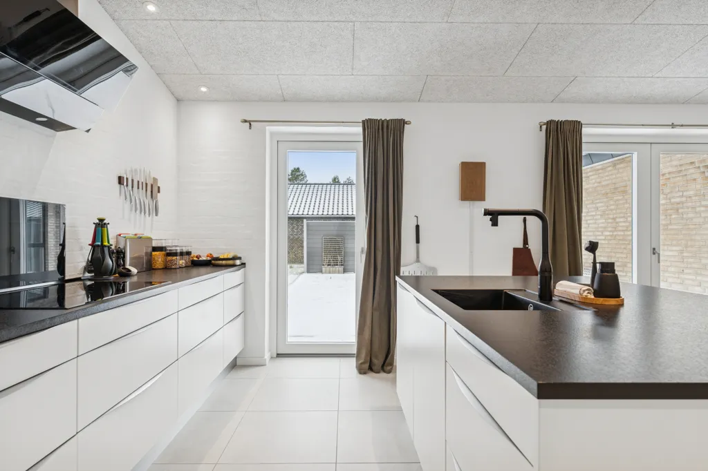 Köök - Contemporary Villa with Terrace in Brande
