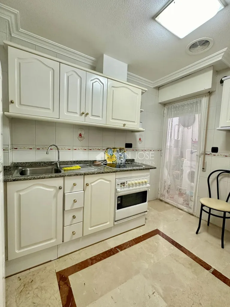 Kitchen - Seafront Apartment with Balcony in Torrevieja