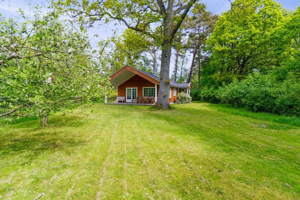 Aed - Holiday Home with Garden near Arresø