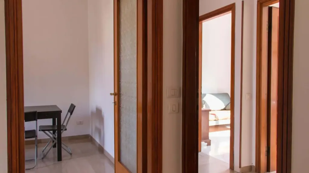 Entrée - Modern Studio with Balcony in Milan