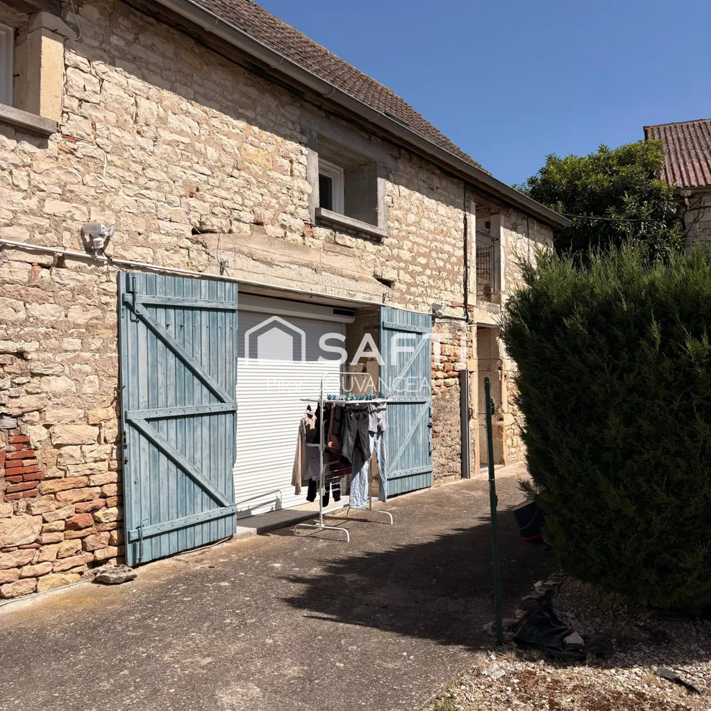 Aed - Characterful Estate with Pool in Fontaines
