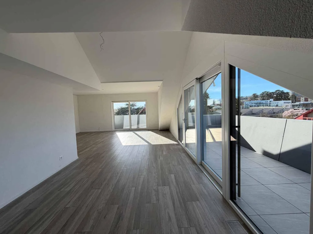 Elutuba - Commercial Space with Balcony in Morges