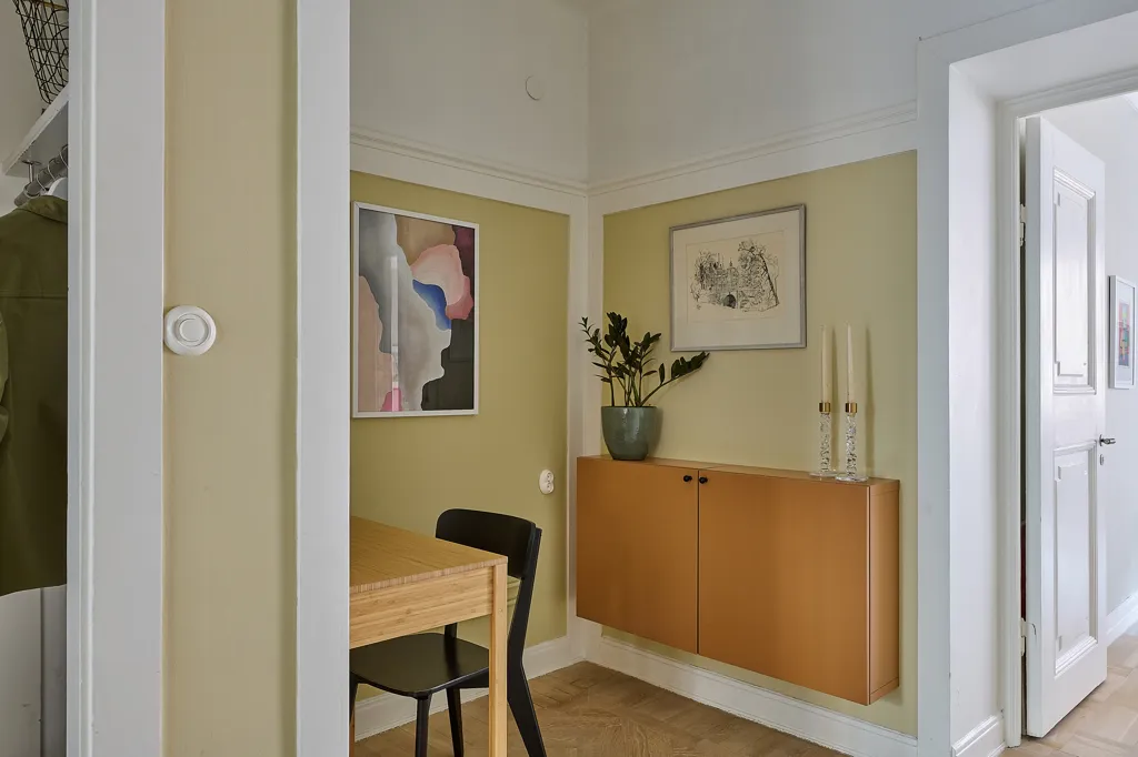 Salle à manger - Charming 2.5-Bedroom Flat with Garden View in Hornstull