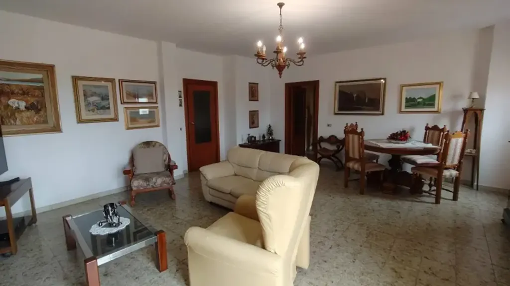 Appartement 7 pièces à IT