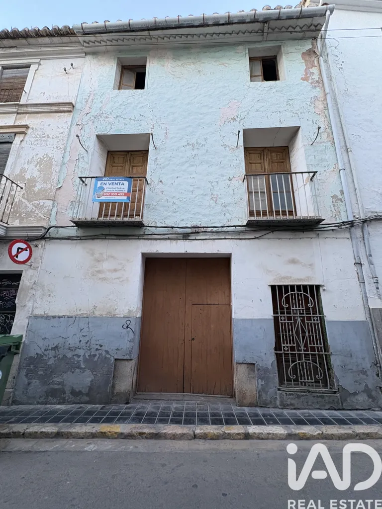 Exterior - Townhouse for Renovation in Llíria Centre