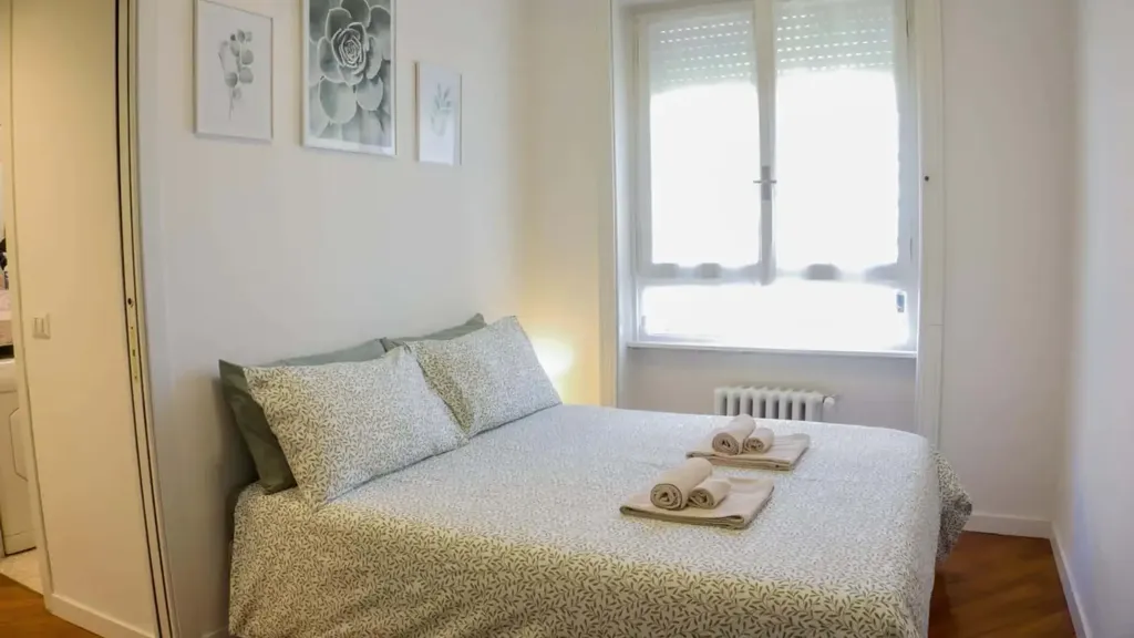 Bedrooms - 1-Bed Apartment with Balcony in Milan