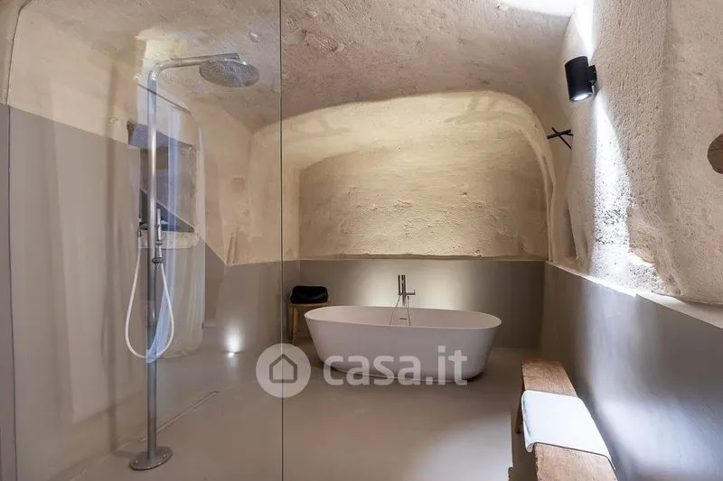 Salles de bain - Rustic Suite in Sasso Barisano, Matera