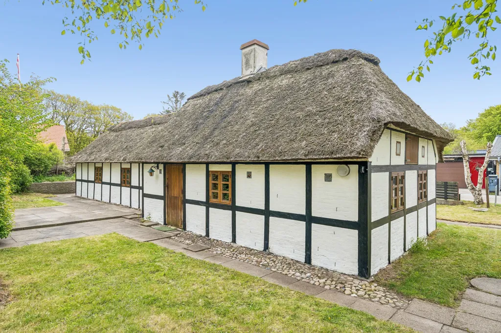 2-room house in Asaa