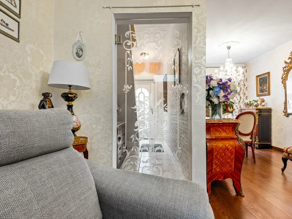 Hallway - Charming House in Bloemekenswijk, Gent