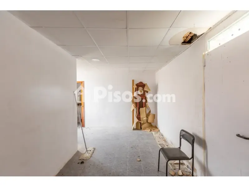 Rooms - Mixed-Use Property with Dual Access in Tafalla