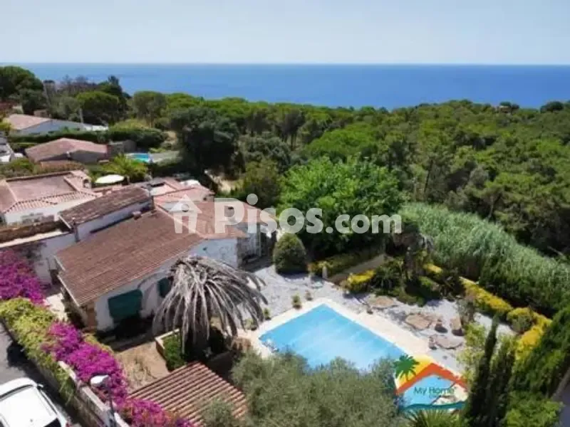 Vue aérienne - Chalet with Pool and Solar Panels in Cala Canyelles