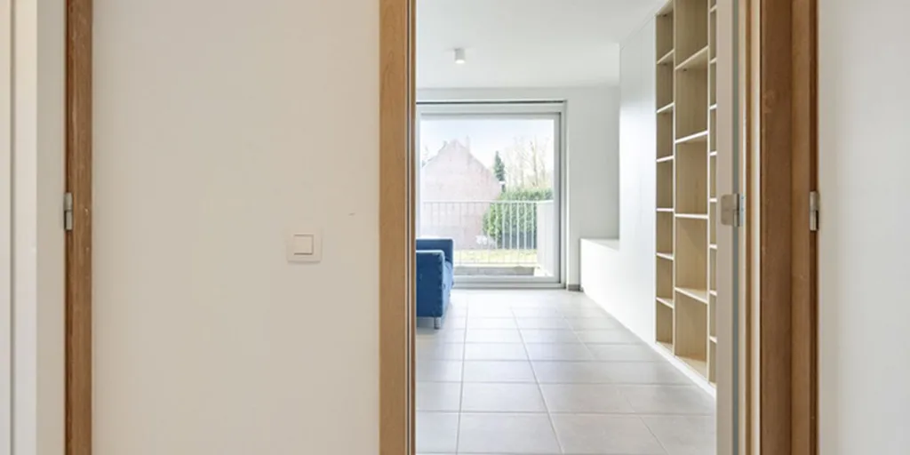 hallway_entrance