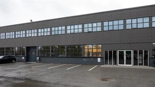 Exterior - Office Space with Showroom in Hvidovre