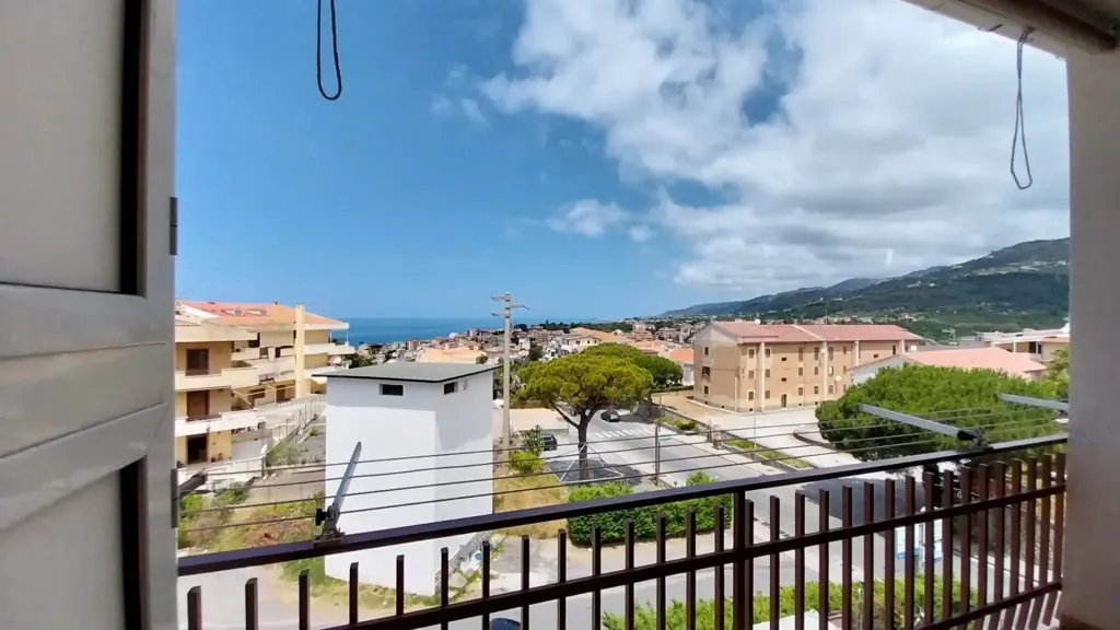 Rõdu - Panoramic Apartment with Sea View in Belvedere Marittimo