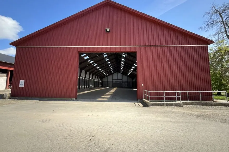 Garage - Isolated Warehouse with Loading Ramp near Copenhagen