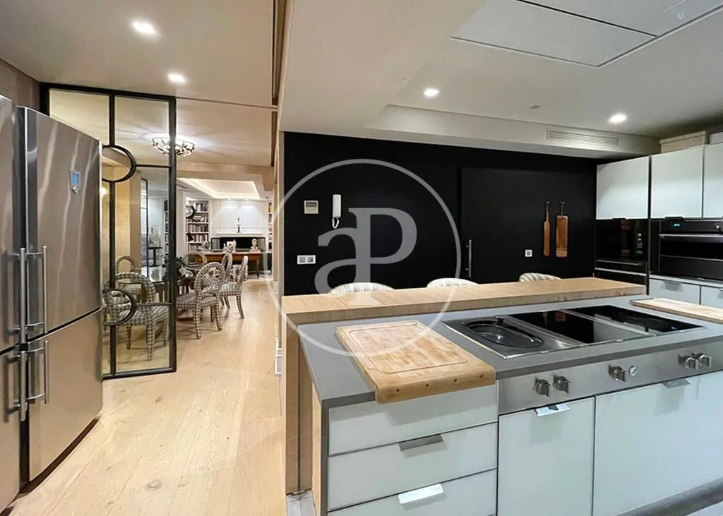 Cucina - Luxury Apartment with High Ceilings in Salamanca