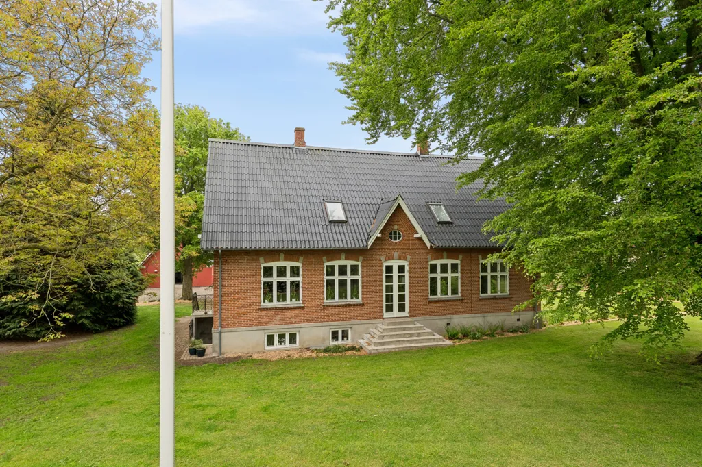 Aed - Classic Farmhouse with Stable in Kosterslev
