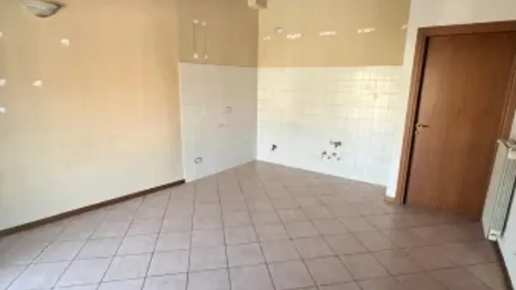 Pièces - Penthouse with Balcony in Romano di Lombardia