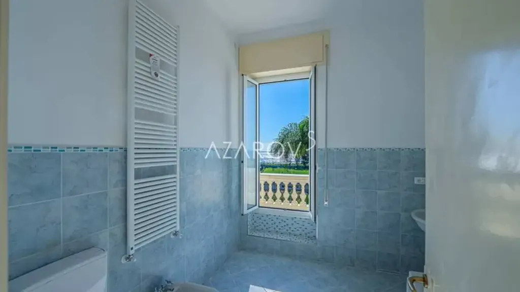Salles de bain - Villa with Sea View in Sanremo