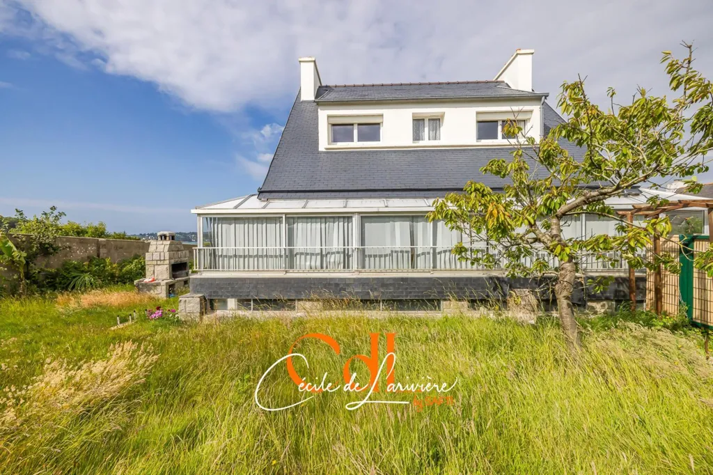 Garden - House with Sea View in Carantec