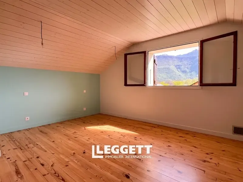 Stanze - 3-Bedroom House with Mountain View in Lathuile