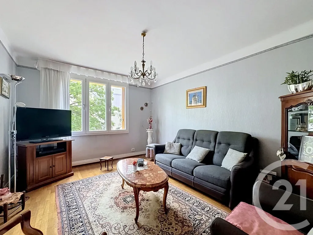Séjour - Appartement de Caractère avec Balcon à Metz