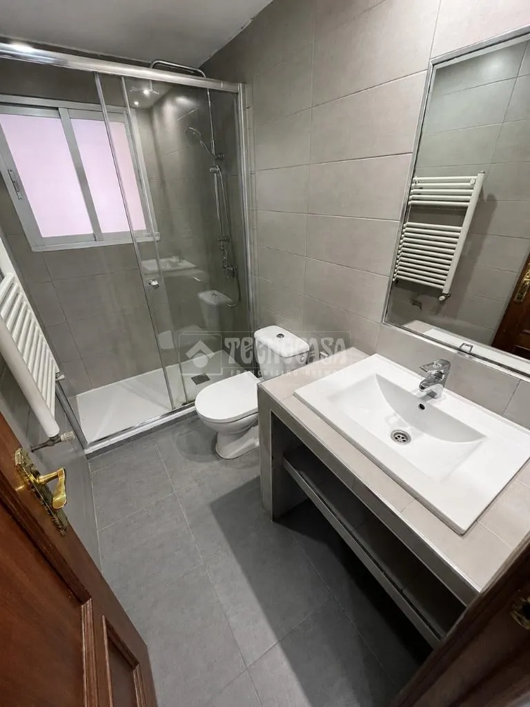 Salles de bain - Ground Floor Flat with Garden View in Latina