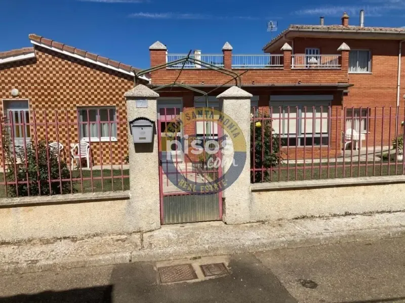 Exterior - 3-bedroom house in ES